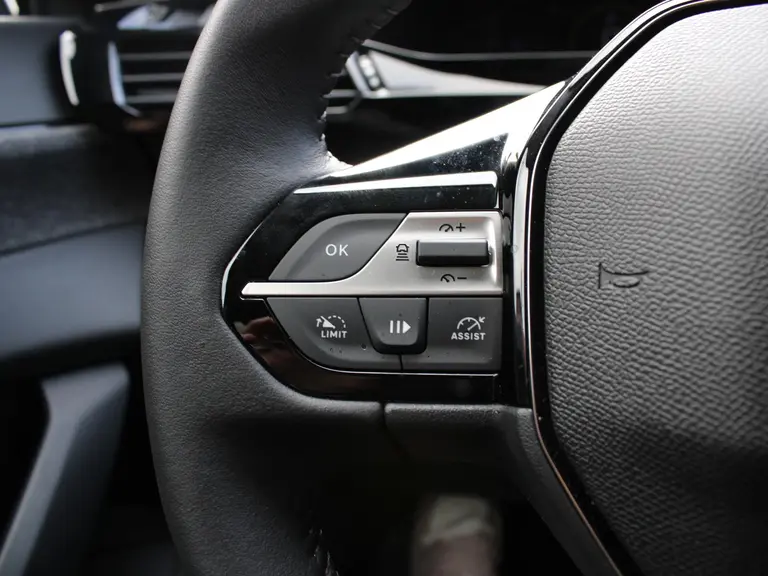 Peugeot 408 Allure 1.6 HYbrid 180PK EAT8 Automaat Navigatie, Rondomzichtcamera, Keyless, Parkeersensoren Voor & Achter, Draadloze Telefoonlader afbeelding 21