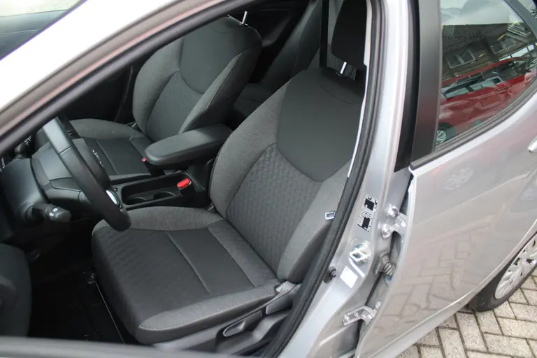 Toyota Yaris 1.5 Hybrid Active , Automaat, 1e Eig. en Dealer onderhouden! afbeelding 10