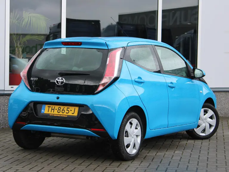 Toyota Aygo 1.0 VVT-i x-nav Achteruitrijcamera, Navigatie, Airco, Bluetooth afbeelding 3