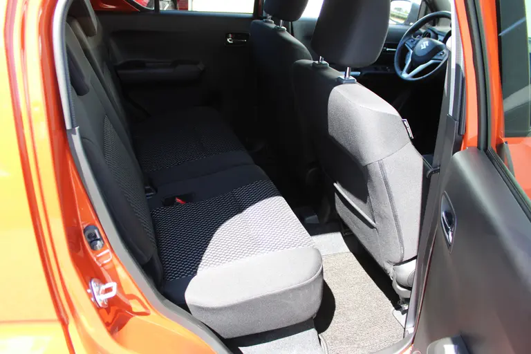 Suzuki Ignis 1.2 Smart Hybrid Allgrip Style, All-Seasons, Keyless, Cruise control en Achteruitrijcamera! afbeelding 11