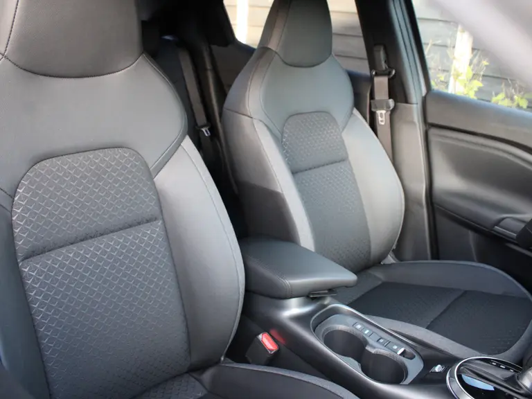 Nissan Juke 1.6 Hybrid 143PK N-Design Automaat Navigatie,  Achteruitrijcamera, Keyless Entry & Start, Stoel & Stuurverwarming, Parkeersensoren Voor & Achter afbeelding 15