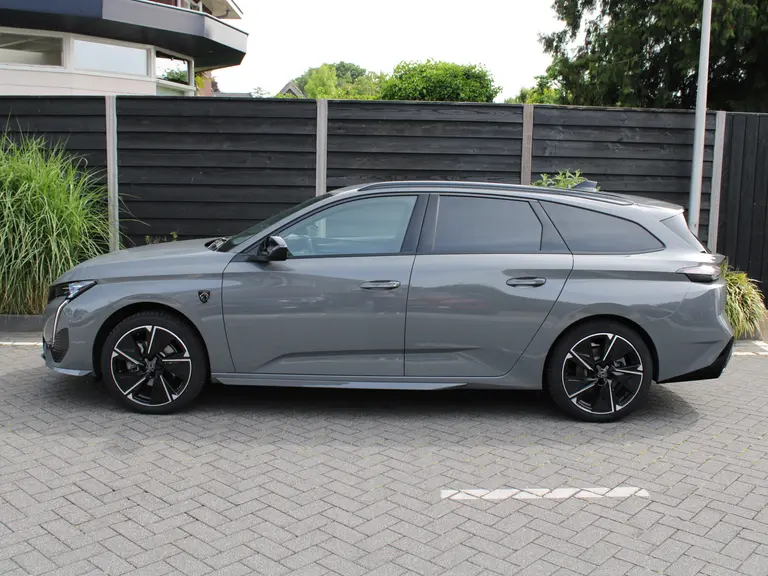 Peugeot e-308 SW GT 54 kWh 156PK Navigatie, Achteruitrijcamera, Stoel en Stuurverwarming, Parkeersensoren Voor & Achter afbeelding 6