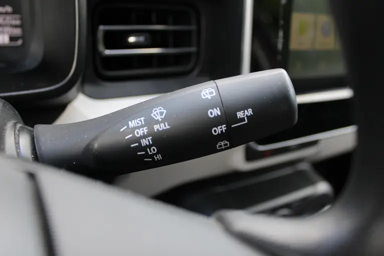 Suzuki Ignis 1.2 Select, met Dakspoiler en Dealer Onderhouden! Achteruitrijcamera en hoge instap! afbeelding 26