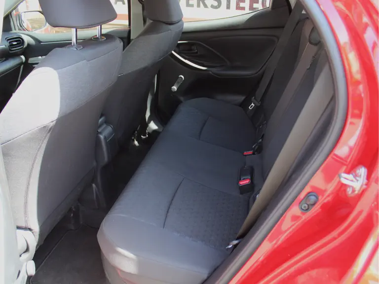 Toyota Yaris 1.5 Hybrid Active Automaat Adaptieve Cruise en Climate Control, Carplay/Android Auto, Achteruitrijcamera afbeelding 32