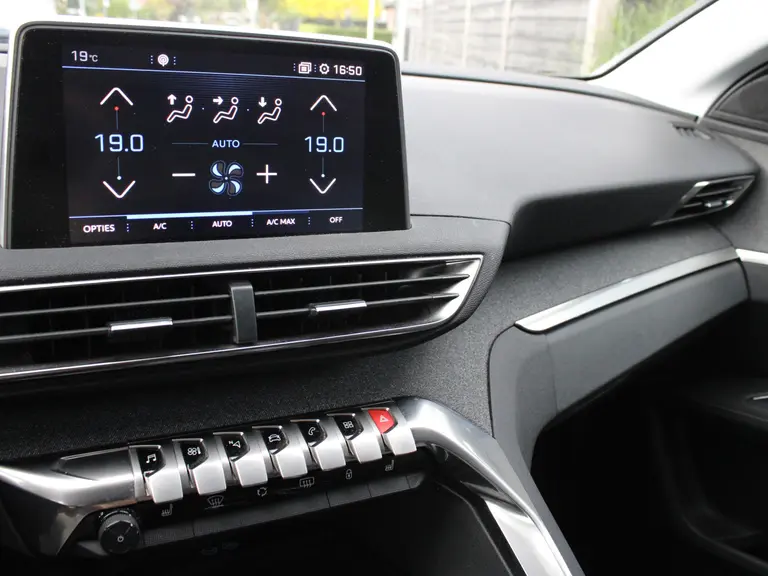 Peugeot 3008 Blue Lease Premium 1.2 PureTech 130PK EAT8 Automaat Navigatie, El. bedienbare bestuurders stoel met geheugen, Adaptive Cruise Control, El bedienbare achterklep,  Trekhaak afneembaar afbeelding 15