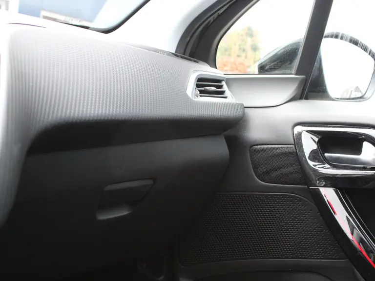 Peugeot 2008 1.2 PureTech GT-Line 110PK EAT6 Automaat Panoramadak, Camera Achter, Parkeerhulp achter, Lichtmetalen velgen afbeelding 30