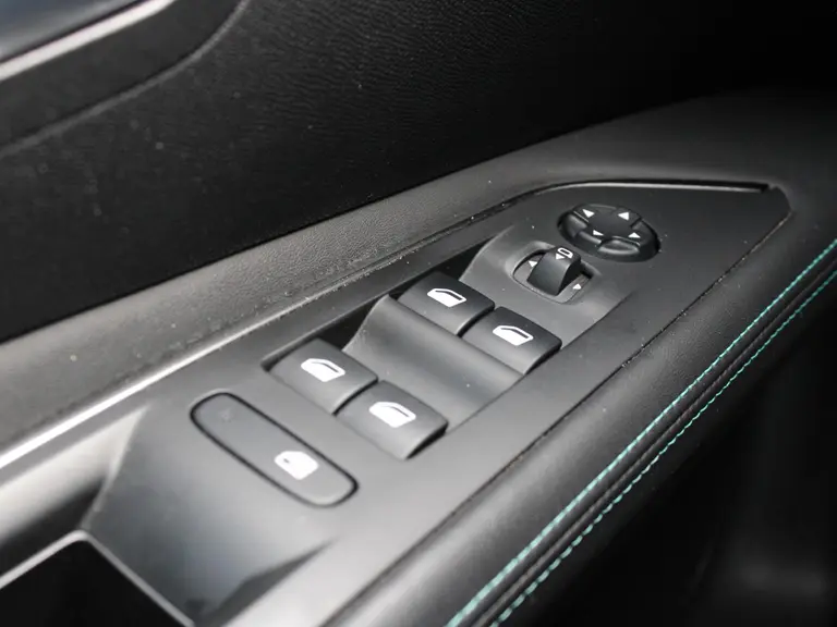 Peugeot 3008 Allure 1.2 PureTech 130PK EAT8 Automaat Navigatie, Achteruitrijcamera, Keyless, Elektrische Achterklep, Perkeersensoren afbeelding 18