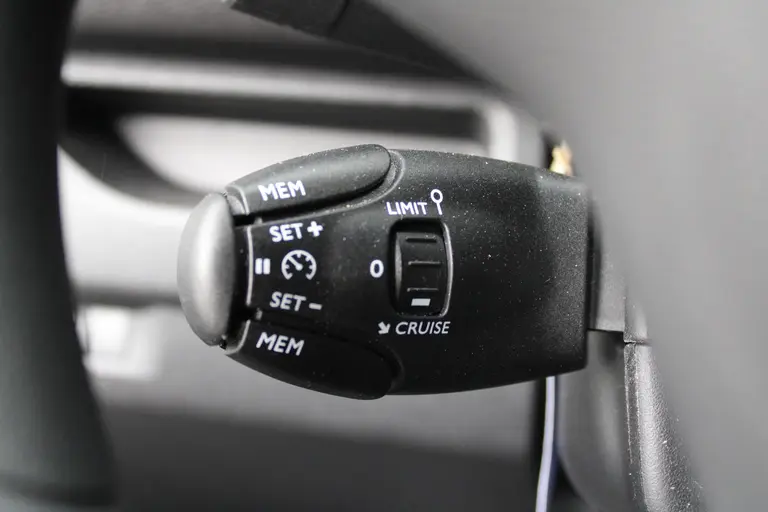 Peugeot Expert 2.0 BlueHDI 145PK L3 Dubbele Cabine Navigatie, Achteruitrijcamera, Trekhaak Afneembaar, Airco, Parkeersensoren Achter, Bluetooth, Cruise Control afbeelding 13