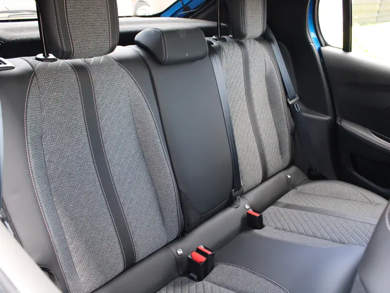 Peugeot e-208 Style 50 kWh 136PK Navigatie, Parkeersensoren voor & achter, Stoelverwarming, Led Koplampen afbeelding 11