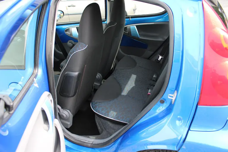 Peugeot 107 1.0-12V Urban Move 2e Eig. Dealer onderhouden! afbeelding 9