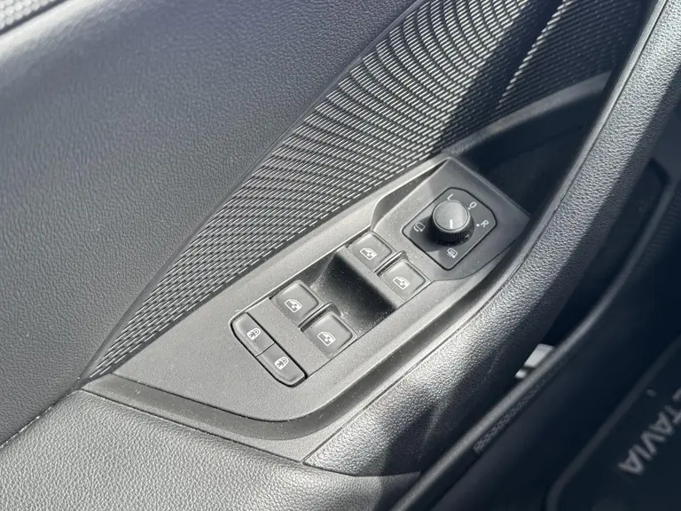 Skoda Octavia Combi Sport Business 1.5 e-TSI 150PK DSG7 Automaat Navigatie, Keyless, Achteruitrijcamera, Elektrische Kofferbak, Apple Carplay, Android Auto afbeelding 17