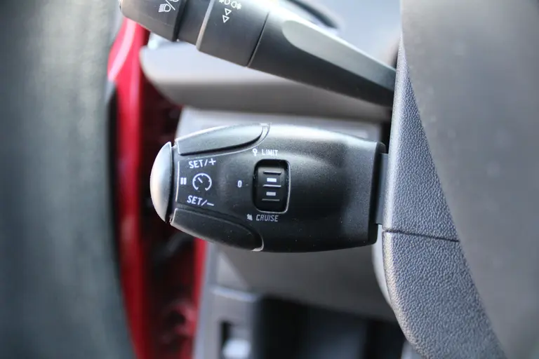 Peugeot 208 1.2 PureTech Blue Lion 5 deurs Airco, Navigatie, Cruise control, DAB radio, Bluetooth, Mistlampen, Parkeersensoren afbeelding 15