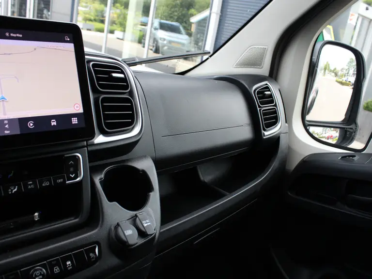 Citroën Jumper 2.2 BlueHDi 140PK L2H2 3.5t EAT8 Automaat Navigatie, Achteruitrijcamera, Trekhaak, Climate Control, Apple Carplay, Android Auto afbeelding 31