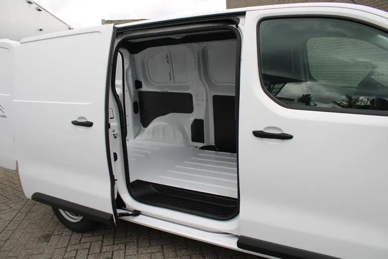 Citroën Jumpy Club M 50 kWh Cruise control, Airco, Apple carplay/Android auto, Radio, Elek.bediende ramen en spiegels afbeelding 11