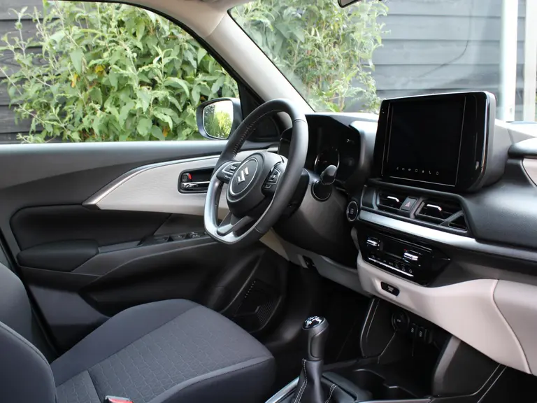 Suzuki Swift Style 1.2 Smart Hybrid 82PK 5DRS Navigatie, Parkeerhulp achter, Camera Achter, Lichtmetalen velgen afbeelding 37