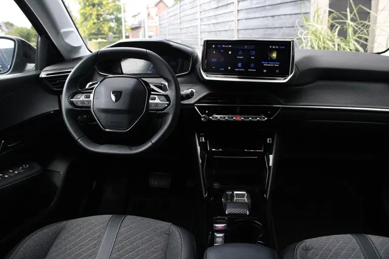 Peugeot 208 Allure 1.2 Hybrid 100PK e-DCS6 Automaat Navigatie, Achteruitrijcamera, Stoelverwarming, Adaptieve Cruise Control afbeelding 20