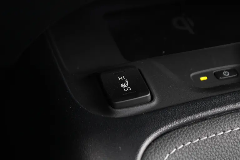 Suzuki Swace 1.8 Hybrid Style Automaat 140PK All-Season Banden, Adaptieve Cruise Control, Navigatie, Stuur Verwarmd, Voorruitverwarming, Draadloze Telefoonlader afbeelding 32