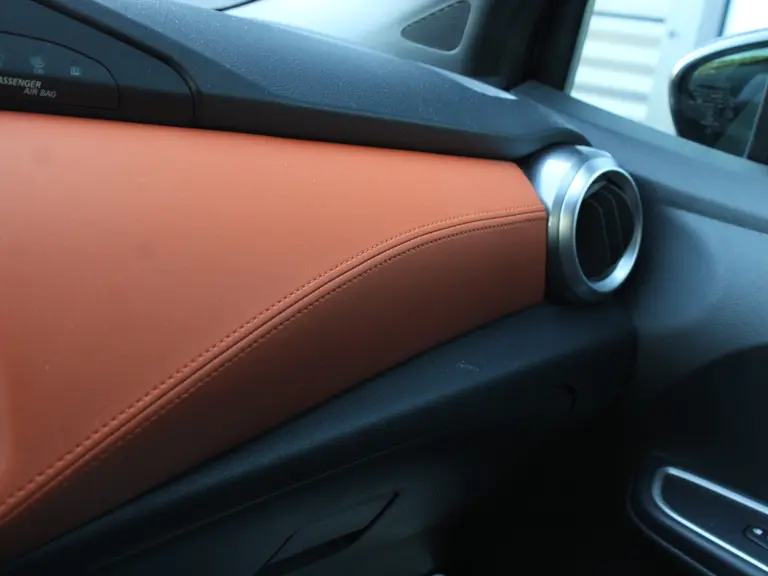 Nissan Micra 0.9 IG-T 90PK N-Connecta Navigatie, Rondomzichtcamera, Dodehoekdetectie, Parkeersensoren Achter afbeelding 30