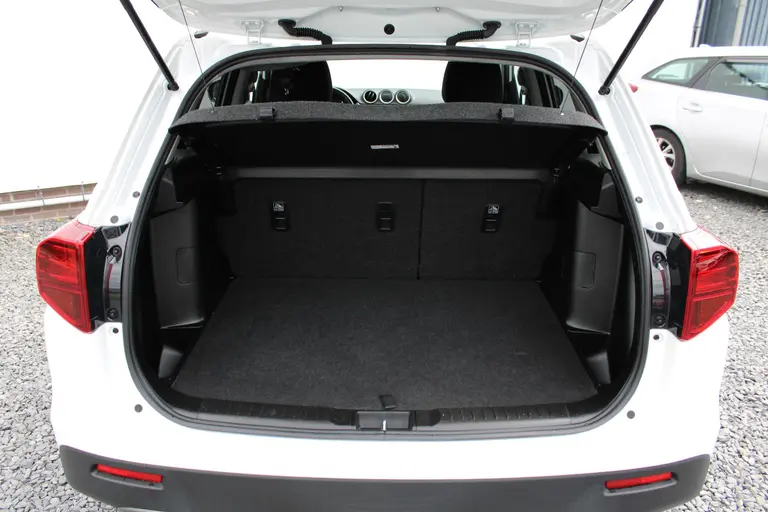 Suzuki Vitara 1.4 Boosterjet Select Smart Hybrid , Automaat, 17000 km en Trekgewicht van 1500KG! afbeelding 11