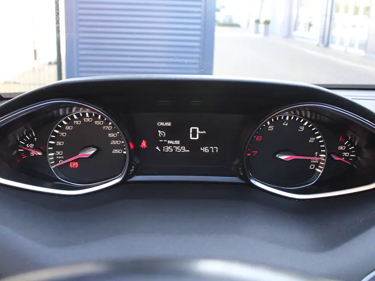 Peugeot 308 1.2 PureTech 130PK Blue Lease Premium Trekhaak, Panoramadak, Apple Carplay, Android Auto, Parkeersensoren, Led Koplampen afbeelding 19