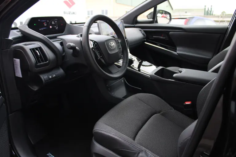 Toyota Bz4x Dynamic 71 kWh Automaat 3-fase Stuurverwarming, Elektrische bestuurdersstoel, Navigatie, Rondomzicht camera afbeelding 18