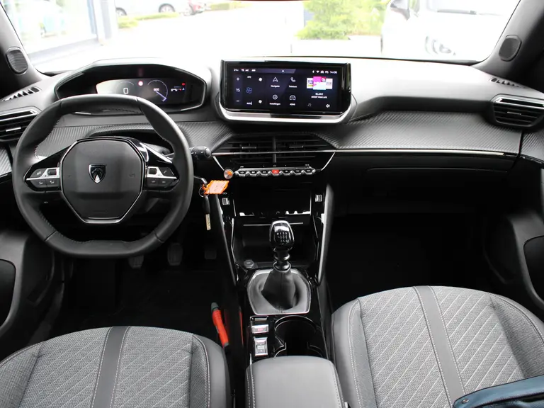 Peugeot 2008 Allure 1.2 PureTech 100PK Navigatie, Camera Achter, parkeerhulp voor en achter, Apple Carplay/Android auto draadloos afbeelding 13