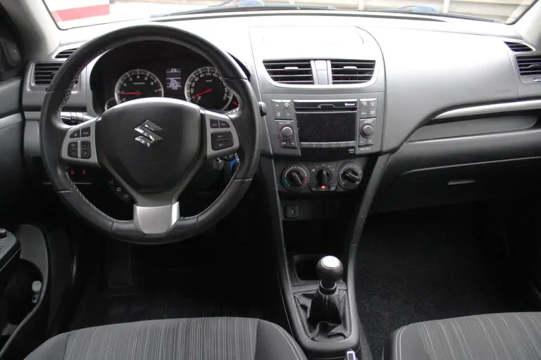 Suzuki Swift 1.2 Bandit EASSS ,Cruise-Control, 1e Eigenaar en Dealer onderhouden! afbeelding 9