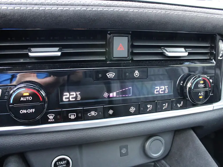 Nissan QASHQAI Tekna Plus 1.3 MHEV 158PK Xtronic Automaat Navigatie, Rondomzichtcamera, Keyless, Stoel, Stuur en Voorruitverwarming, Massage, Elektrische Klep, Leder-Alcantara afbeelding 18