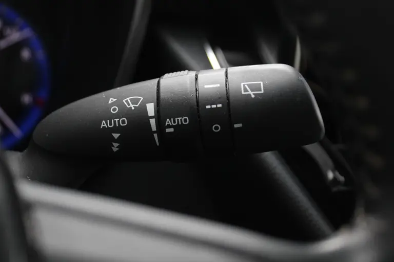 Toyota Corolla Touring Sports 1.8 Hybrid Dynamic Achteruitrijcamera, Stoelverwarming, Cruise Control Adaptief, Draadloze Telefoonlader afbeelding 34
