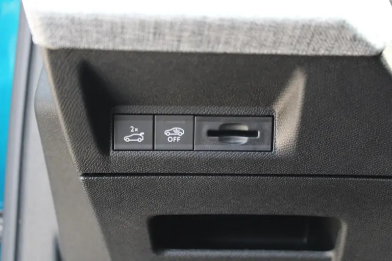 Peugeot 3008 1.2 Hybrid 136 GT Automaat, Keyless Entry/Start, Luxe Stoelen, Navigatie, Applecarpl./Andr. Auto afbeelding 26