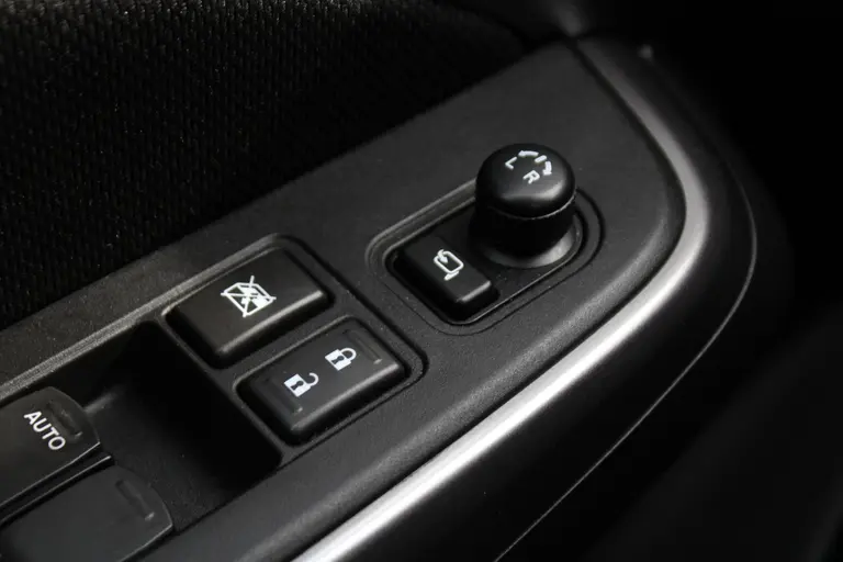 Suzuki Swift 1.2 Style Smart Hybrid CVT Automaat Navigatie, Cruise Control Adaptief, Stoelverwarming, Achteruitrijcamera, Parkeersensoren Achter afbeelding 33