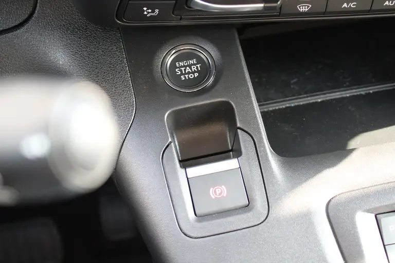 Citroën Berlingo 1.5 BlueHDi 130 EAT8 S&S L1 Automaat, CruiseControl, DAB, Applecarpl./Andr. Auto, Airco, Achteruitrijcamera afbeelding 19