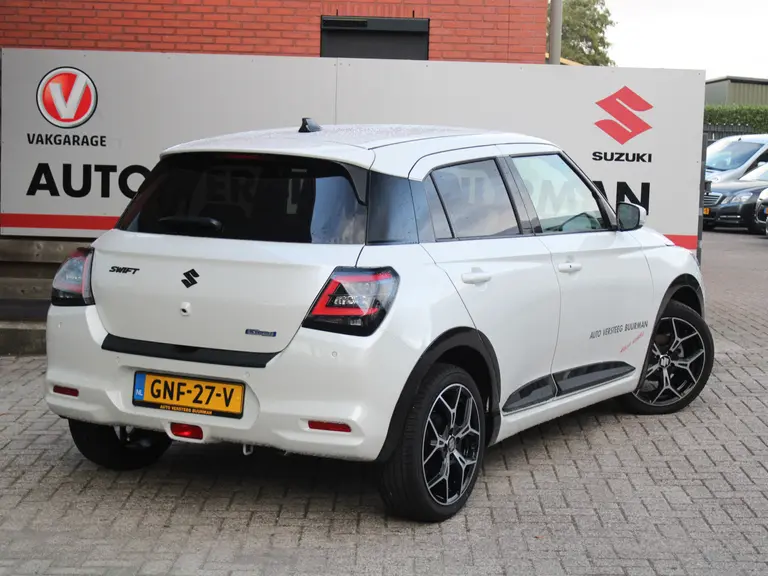 Suzuki Swift 1.2 Style Smart Hybrid GT-Styling Pakket, Navigatie, Parkeersensoren, Adaptieve Cruise Control, Draadloos Apple Carplay/Android Auto afbeelding 2