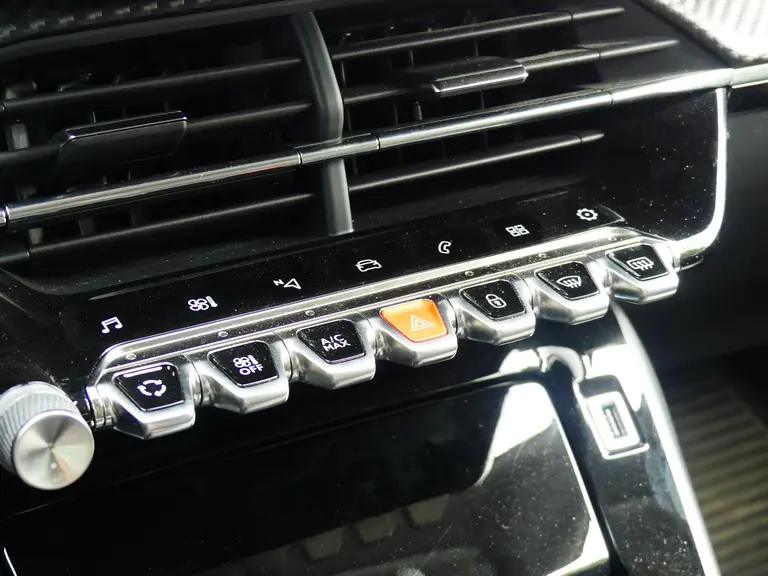 Peugeot 2008 1.2 PureTech Allure Pack, Trekhaak ,130PK, 3D cockpit, Cruise Control afbeelding 22