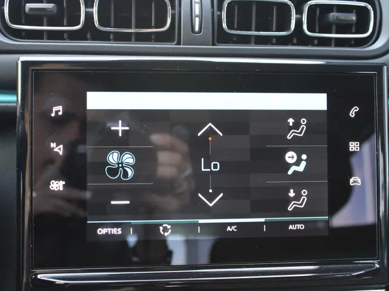 Citroën C3 Business 1.2 PureTech 82PK Navigatie, Achteruitrijcamera, Parkeersensoren, Keyless Entry & Start, Stoelverwarming, Apple Carplay, Android Auto afbeelding 27