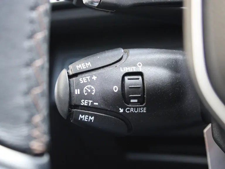 Peugeot 5008 1.6 e-THP 165PK GT-Line EAT6 Automaat 7P Navigatie, Rondomzichtcamera, Keyless, Leder, Elektrische Kofferklep, massage, Stoelverwarming afbeelding 33
