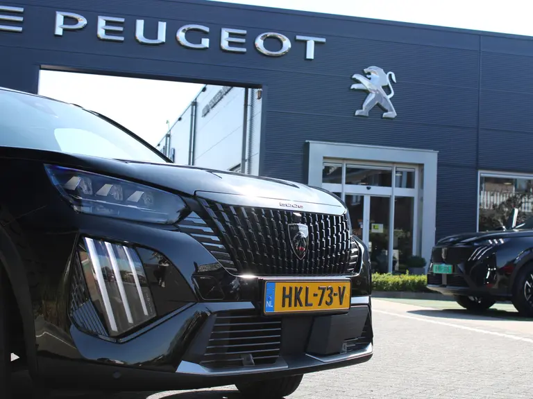 Peugeot 2008 1.2 PureTech 130PK GT EAT8 Automaat Alcantara Leder, Navigatie, Stoelverwarming & Massage, 360 Camera, Keyless afbeelding 3
