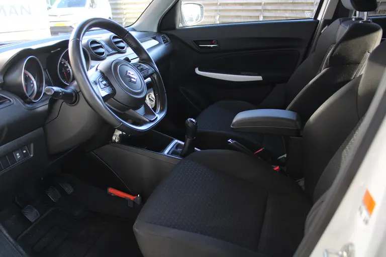 Suzuki Swift 1.2 Select Carplay/Android Auto, Achteruitrijcamera, Stoelverwarming, DAB Radio, Airco afbeelding 13