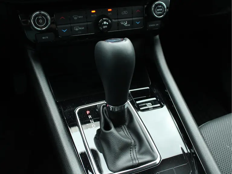 Jeep Compass 1.5T e-Hybrid Altitude Rondomzicht Camera, Stoelventilatie & -verwarming, Cruise & Climate Control afbeelding 21