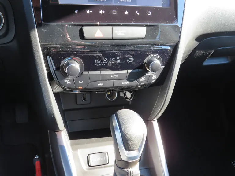 Suzuki Vitara 1.5 Hybrid Style, Automaat, NIEUW MODEL, Draadloos carplay, Parkeersensoren en 6 jaar Garantie! afbeelding 19