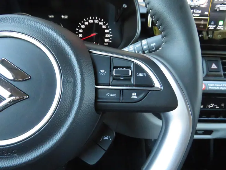 Suzuki Swift 1.2 Select Smart Hybrid, Automaat SPECIALE 17 inch velgen, Striping pakket en Shark Fin Antenne afbeelding 23