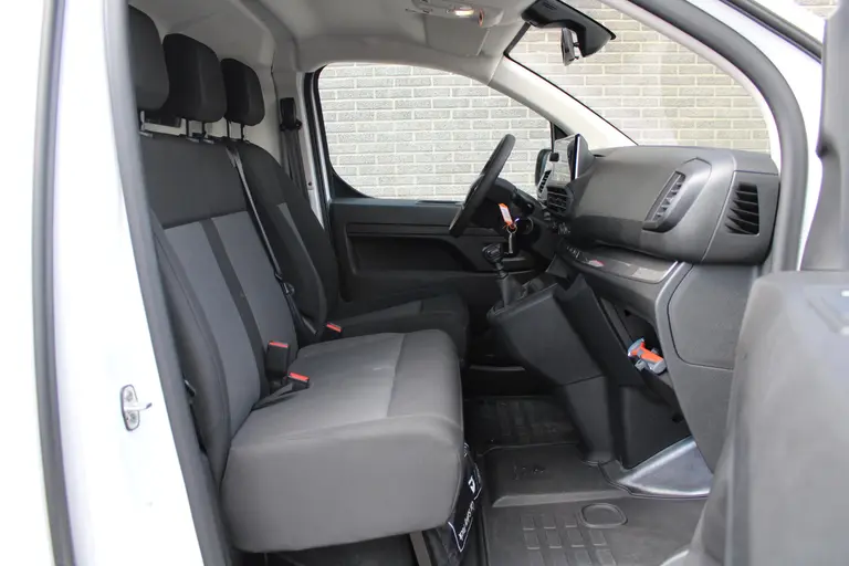 Peugeot Expert 2.0 BlueHDi 145 L2 Trekhaak, Airco, CruiseControl, Applecarpl./Andr. Auto, Navigatie, Achteruitrijcamera afbeelding 23