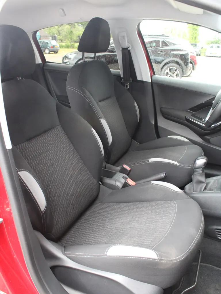 Peugeot 208 1.2 VTi 82PKStyle Lichtmetalen velgen, Airco, Navigatie en Getinte Ramen afbeelding 21