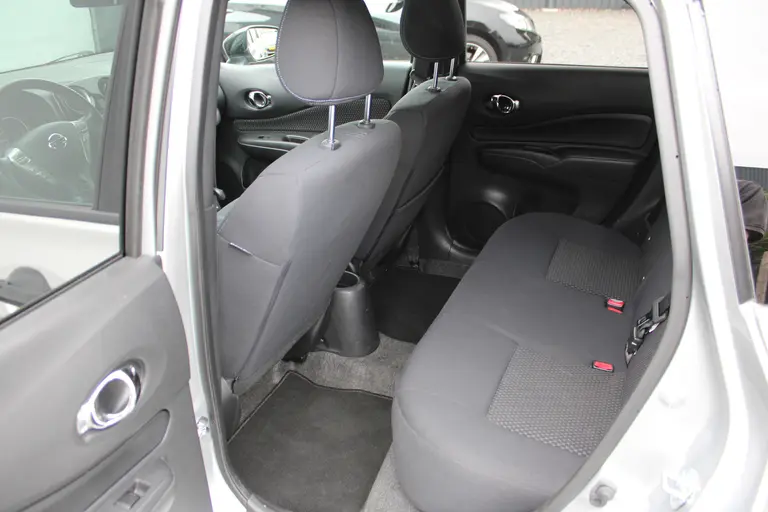 Nissan Note 1.2 Black Edition, All-Seasons, Hoge instap, Navigatie en Cruise Control! afbeelding 9