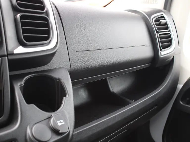 Citroën Jumper 2.2 BlueHDi 120PK S&S L2H1 3.0t Trekhaak, Navigatie, Achteruitrijcamera, Cruise Control, Airco, Dodehoek Detectie afbeelding 30