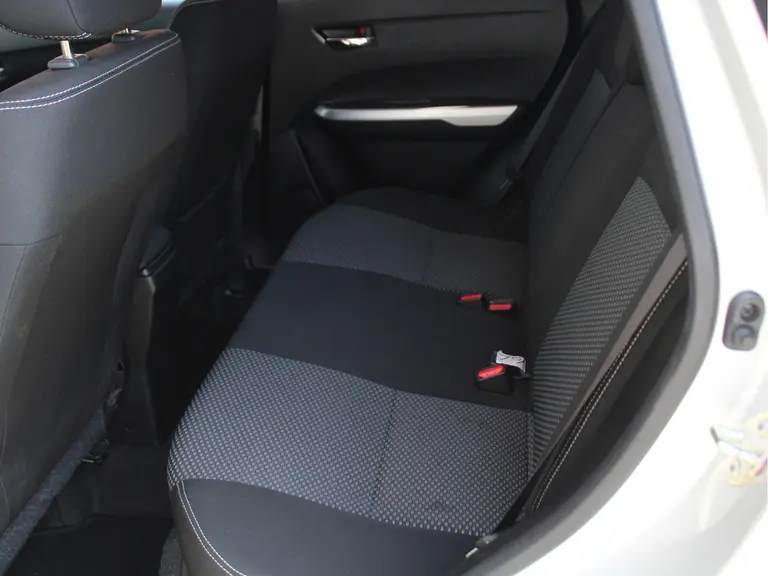 Suzuki Vitara 1.6 Exclusive Trekhaak, Cruise en Climate Control, Achteruitrijcamera, Bluetooth afbeelding 17