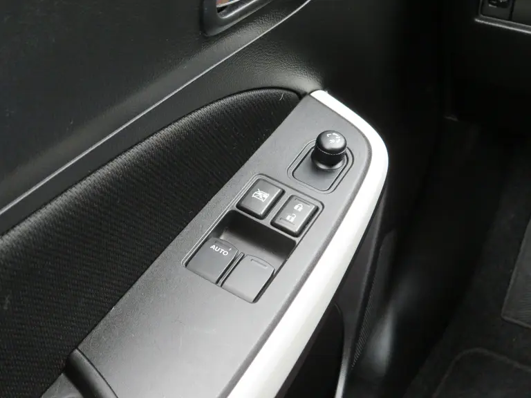 Suzuki Swift 1.2 Select, 17 inch LM-Velgen, Camera, Dealer onderhouden met Applecarplay/Androidauto afbeelding 25