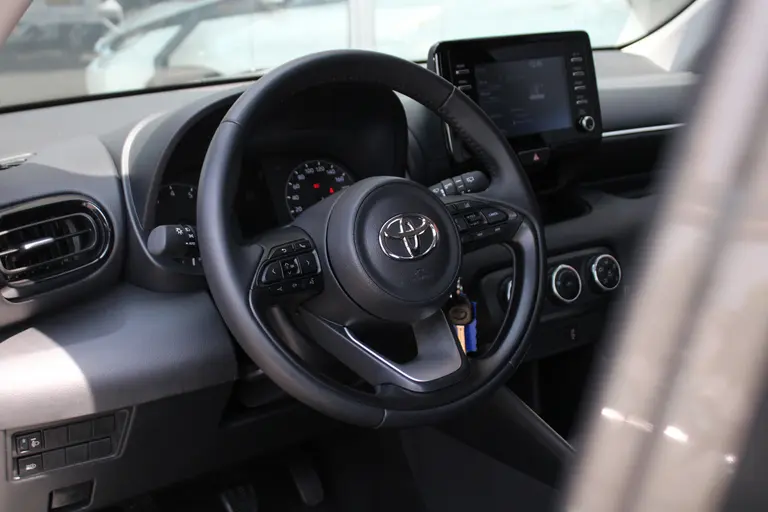 Toyota Yaris 1.0 VVT-i Active Achteruitrijcamera, Bluetooth, Cruise Control Adaptief, Airco afbeelding 5