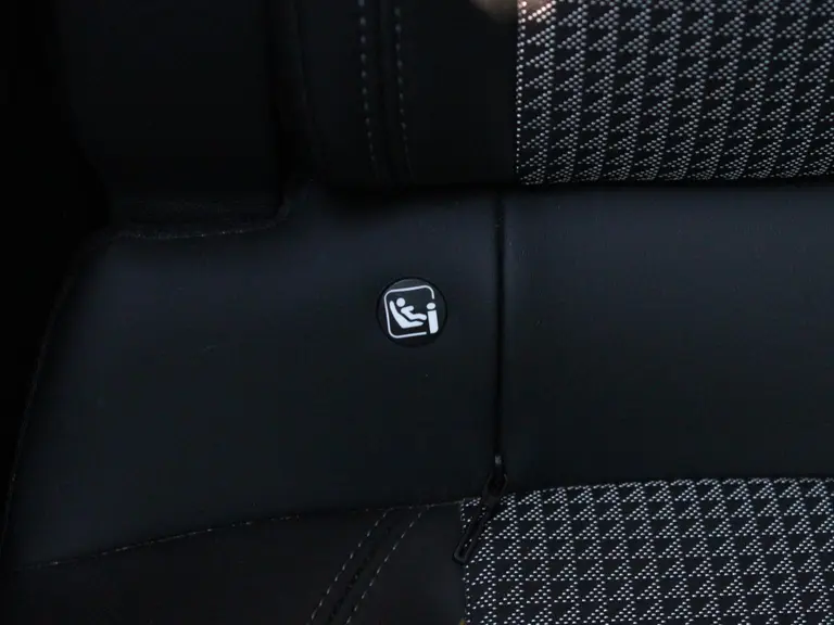 Peugeot 208 GT 1.2 PureTech 100PK Navigatie, Panoramadak, Keyless start, Achteruitrijcamera, Apple CarPlay-Android Auto, Parkeersensoren voor & achter afbeelding 15