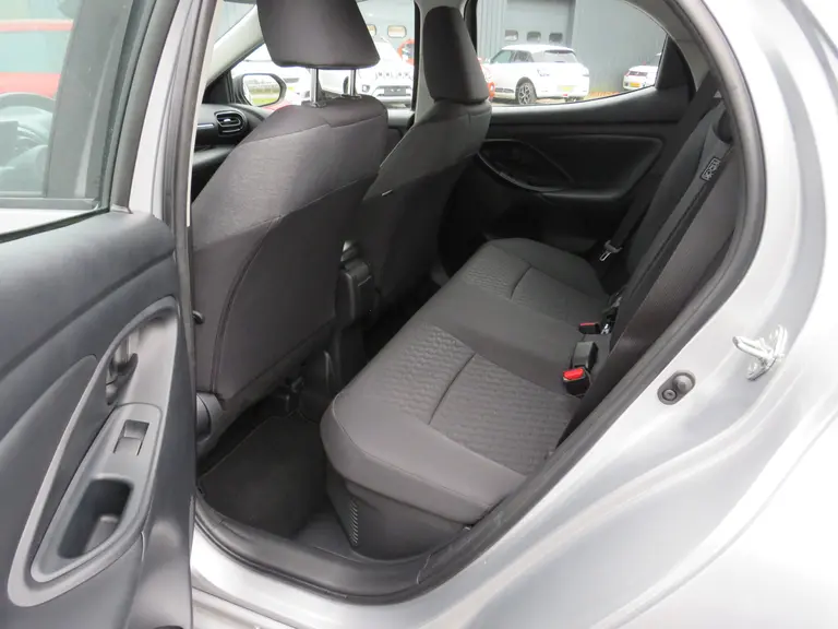 Toyota Yaris 1.5 Hybrid Dynamic, Automaat, ORG NL, 10.000 KM. LM-Velgen, Apple carplay/Androidauto afbeelding 11